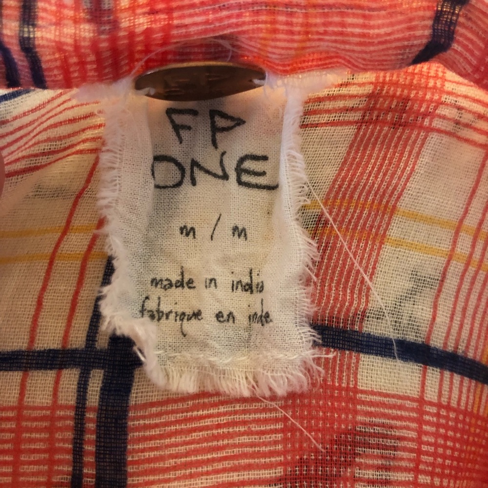 Beautiful Peachy Lightweight Plaid - image 8